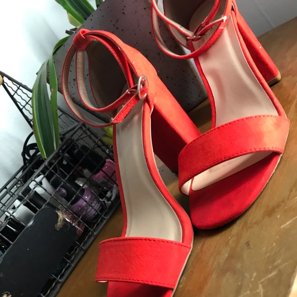 Heels - Picture 3 of 4